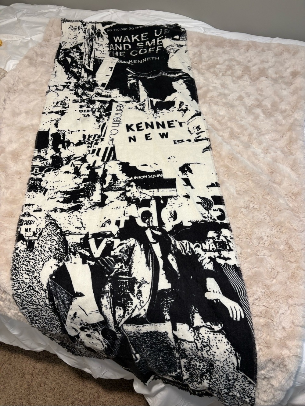 Kenneth Cole Pashmina